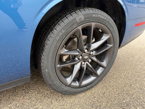 Used 2021 Dodge Challenger GT w/ Plus Package image 11