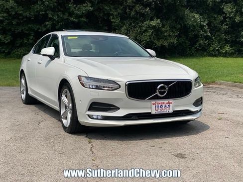 Used 2017 Volvo S90 T5 Momentum w/ Convenience Package FWD image 9
