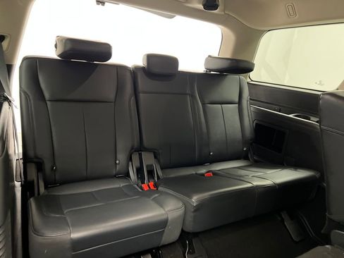 Used 2024 Ford Expedition XLT image 32