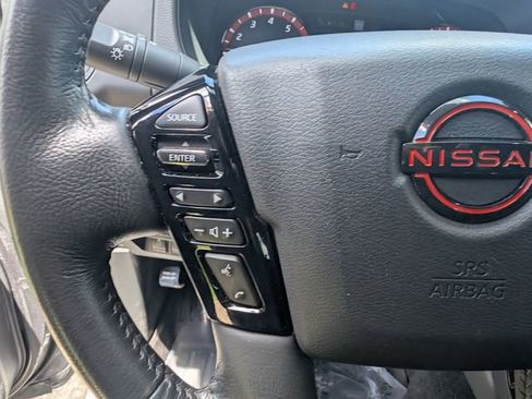 Used 2022 Nissan Frontier PRO-4X w/ Pro-4X Premium Package AWD/4WD image 17
