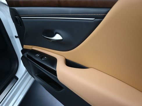 Certified 2024 Lexus ES 250 w/ Premium Package image 23