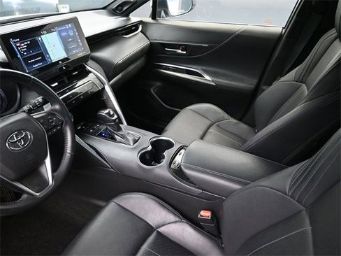 Used 2021 Toyota Venza Limited w/ Advanced Technology Package image 18