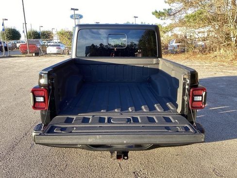 Used 2023 Jeep Gladiator Rubicon w/ LED Lighting Group image 9