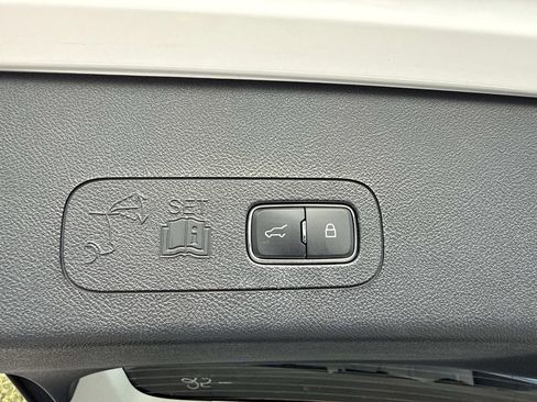 Certified 2025 Lincoln Aviator Reserve w/ Equipment Group 201A image 12