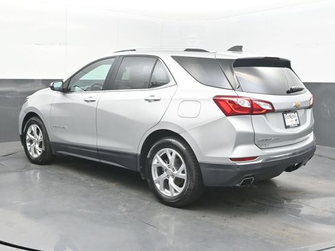 Used 2019 Chevrolet Equinox LT w/ Sun & Navigation Package FWD image 8