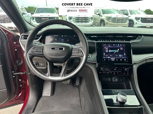 Used 2023 Jeep Grand Cherokee L Altitude image 14