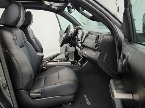 Certified 2021 Toyota Tacoma Limited AWD/4WD image 14