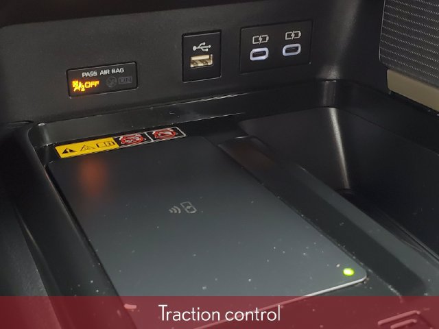 Used 2025 Toyota Camry SE FWD image 19