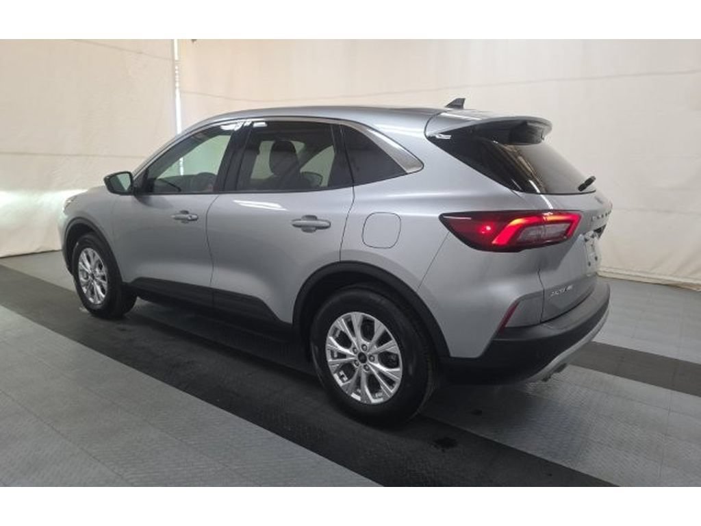 Used 2024 Ford Escape Active AWD/4WD image 4