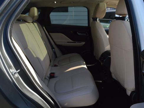 Used 2020 Jaguar F-PACE Premium image 22