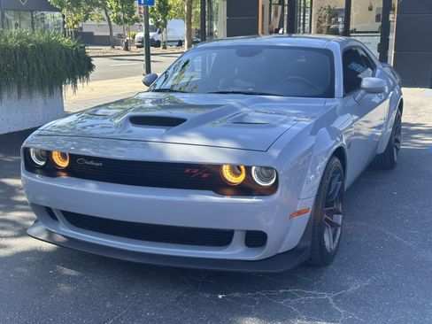 Used 2021 Dodge Challenger R/T Scat Pack RWD image 4