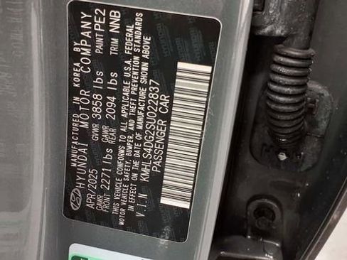 Used 2025 Hyundai Elantra SEL image 37