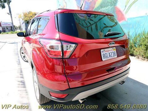 Used 2018 Ford Escape Titanium image 39