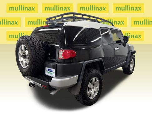 Used 2009 Toyota FJ Cruiser 2WD image 3