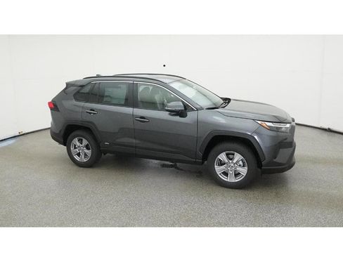 New 2025 Toyota RAV4 XLE AWD/4WD image 13