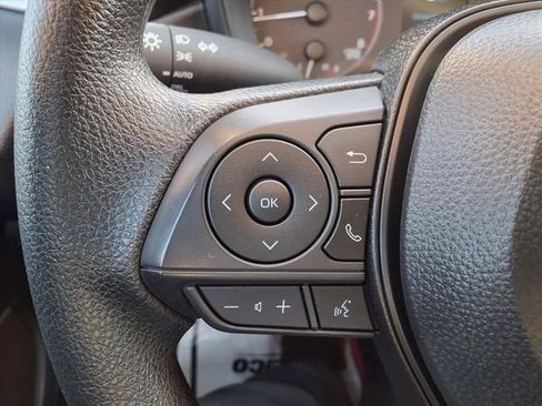 Used 2025 Toyota Corolla LE image 60