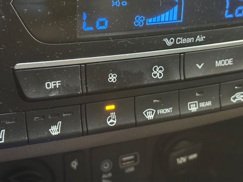 Used 2021 Hyundai Tucson Ultimate w/ Cargo Package FWD image 27