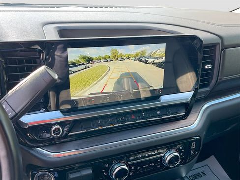 Used 2024 GMC Sierra 2500 SLT w/ SLT Premium Package image 14