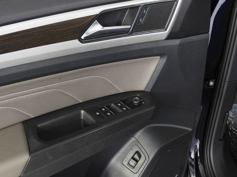Used 2023 Volkswagen Atlas SE w/ Black Wheel Package FWD image 12