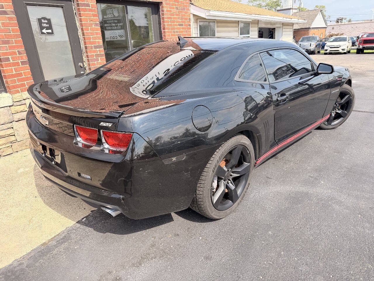 Used 2010 Chevrolet Camaro SS RWD image 7