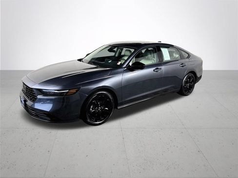 Used 2025 Honda Accord SE image 2