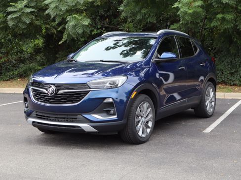 Used 2023 Buick Encore GX Essence w/ Experience Buick Package FWD image 5