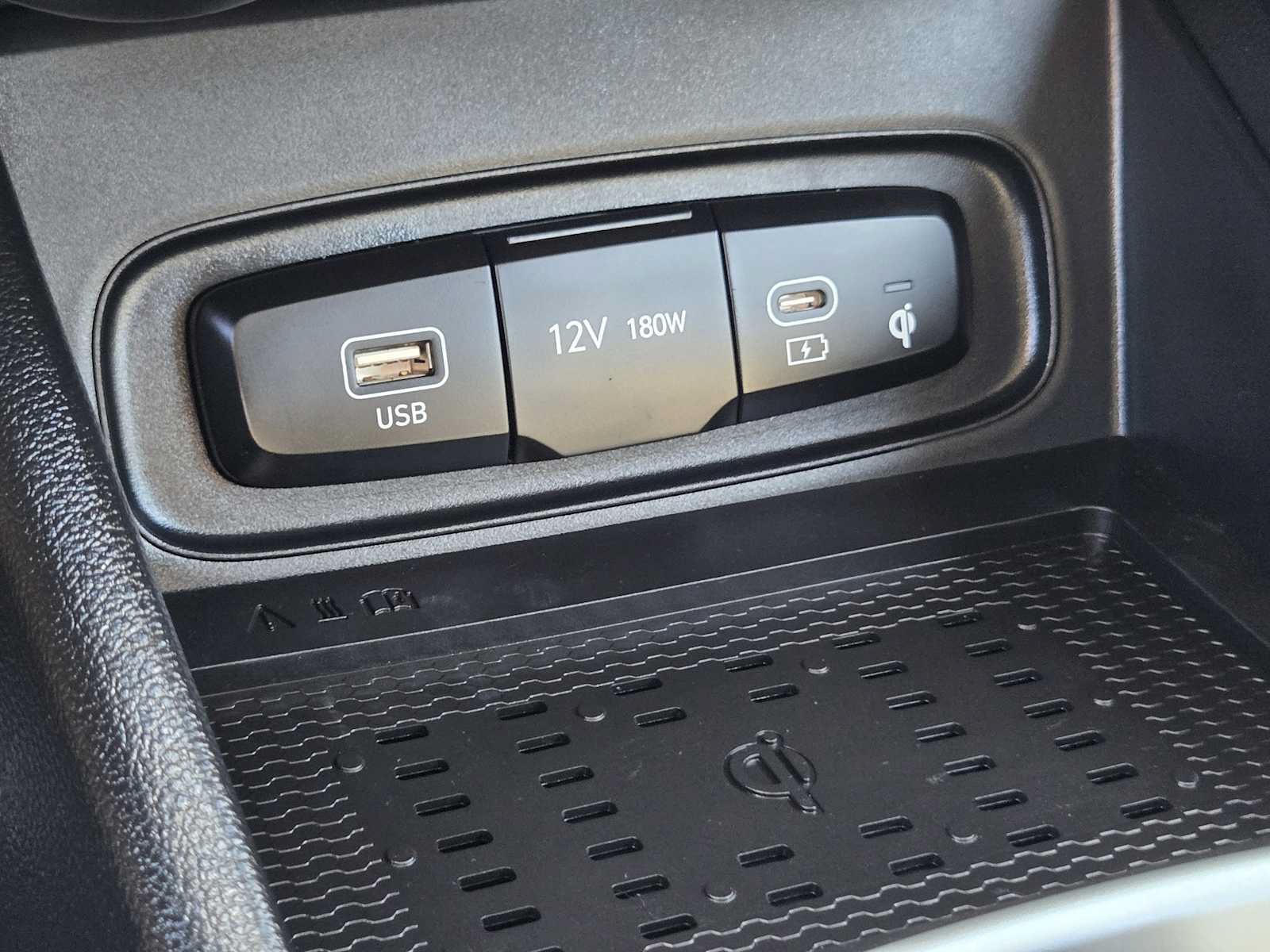 Certified 2026 Hyundai Venue SEL FWD image 19