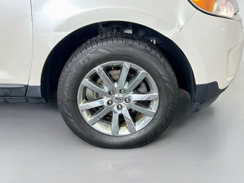Used 2014 Ford Edge SEL w/ Equipment Group 205A AWD/4WD image 37