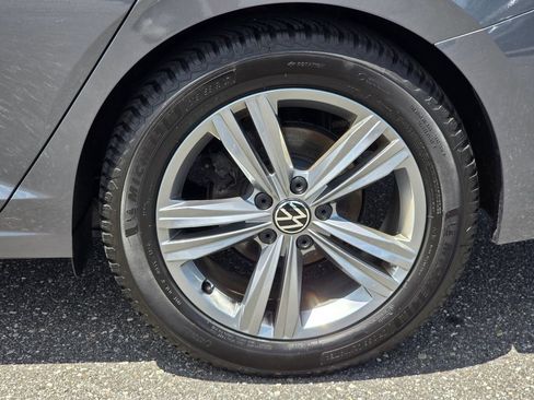 Used 2024 Volkswagen Jetta SE FWD image 25