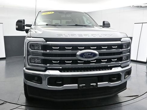 Used 2024 Ford F250 Lariat AWD/4WD image 3