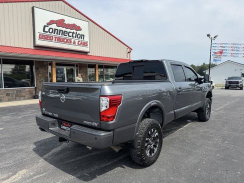 Used 2017 Nissan Titan PRO-4X AWD/4WD image 4
