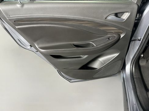 Used 2019 Buick Envision Essence FWD image 26