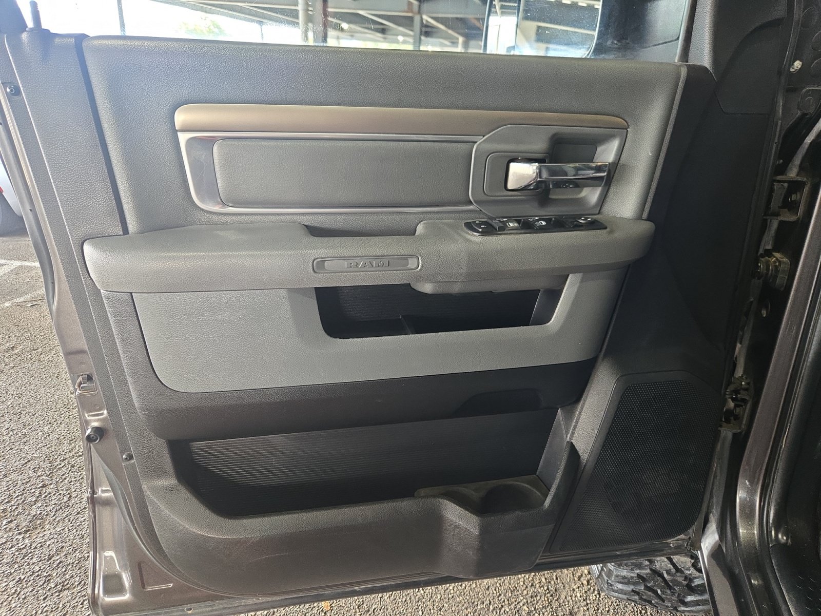 Used 2017 RAM 2500 Lone Star w/ Sport Appearance Group AWD/4WD image 30