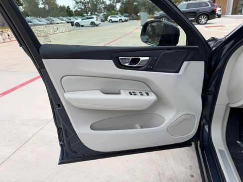 New 2026 Volvo XC60 B5 Ultra w/ Protection Package Premier image 16