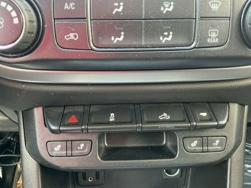 Used 2019 Chevrolet Colorado LT w/ LT Convenience Package AWD/4WD image 27