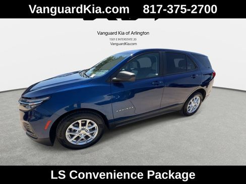 Used 2022 Chevrolet Equinox LS w/ LS Convenience Package FWD image 4