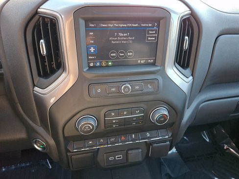 Used 2026 Chevrolet Silverado 1500 Custom Trail Boss w/ LPO, Dark Essentials Package AWD/4WD image 15