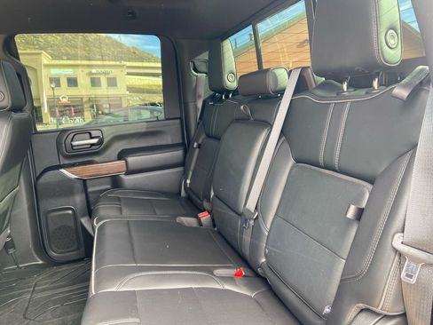 Used 2020 Chevrolet Silverado 3500 High Country image 34