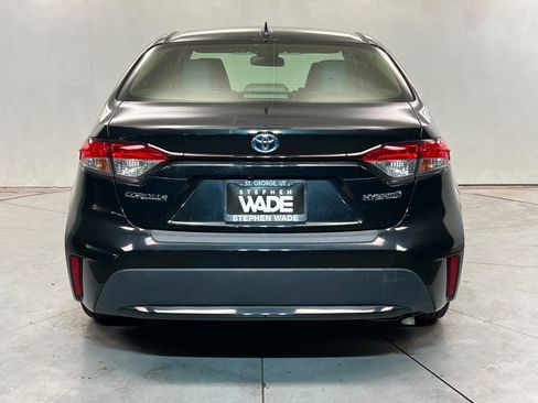 Used 2020 Toyota Corolla LE w/ Protection Package FWD image 4