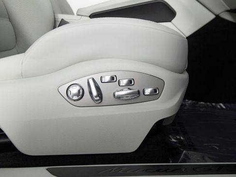 Certified 2026 Porsche Macan GTS image 35