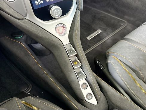 Used 2024 McLaren 750S Spider image 20