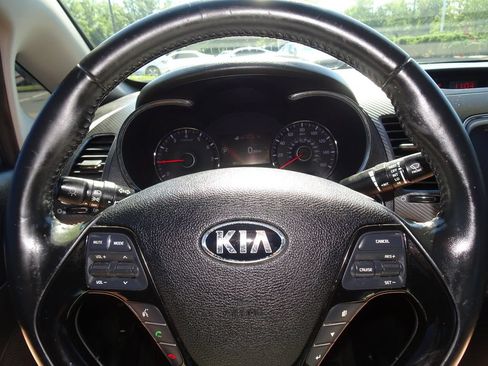 Used 2018 Kia Forte S w/ S Technology Plus Package FWD image 20