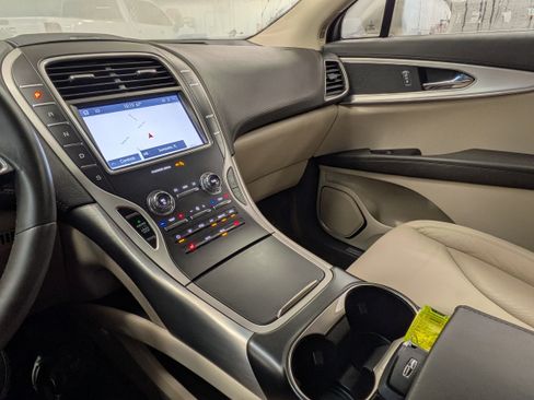 Used 2020 Lincoln Nautilus FWD w/ Equipment Group 101A image 32