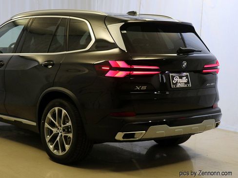 Used 2026 BMW X5 xDrive50e w/ Premium Package image 8