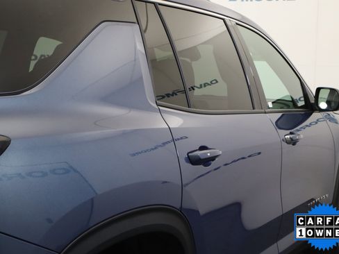 Used 2025 Chevrolet Traverse LT image 6