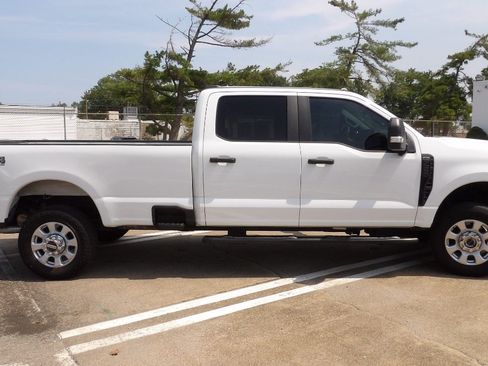 Used 2023 Ford F250 XL w/ STX Appearance Package AWD/4WD image 2