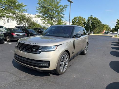 Used 2023 Land Rover Range Rover SE AWD/4WD image 1