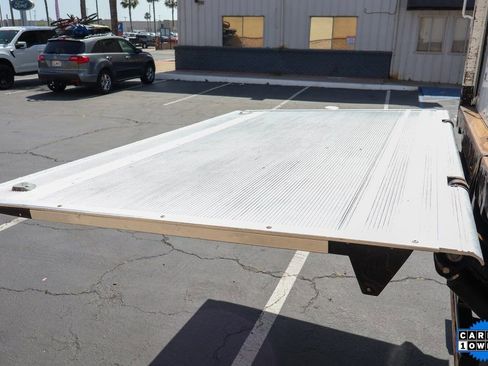 Used 2017 Ford F750 2WD Regular Cab Super Duty image 9