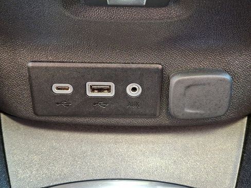Used 2023 Chevrolet Malibu LT FWD image 23