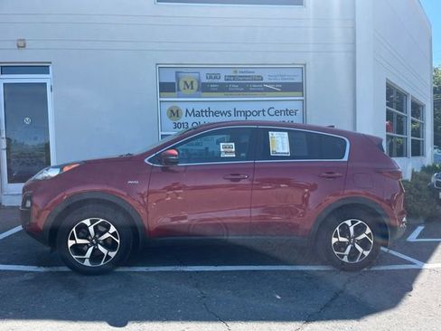 Used 2021 Kia Sportage LX w/ LX AWD Popular Package image 2